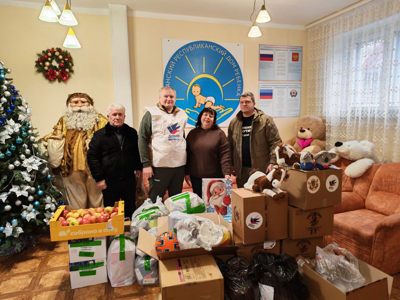 Антон Власенко принял участие в оказании помощи Луганскому Республиканскому Дому ребенка. Фото: Telegram-канал Антона Власенко