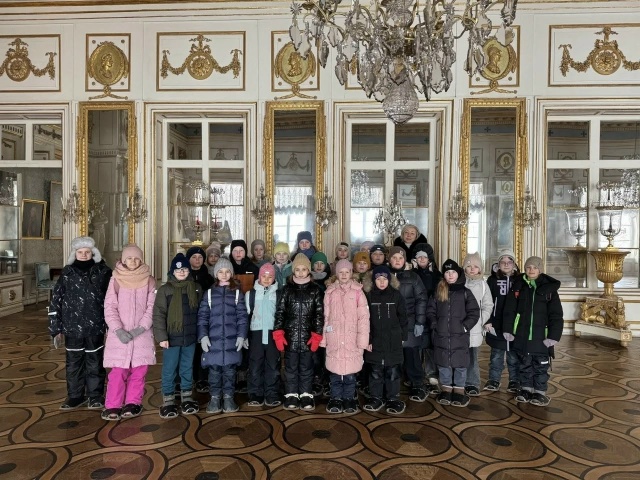 Елена Уколова рассказала о посещении учеников из школы №1034 усадьбы Кусково. Фото: страница учреждения в социальных сетях
