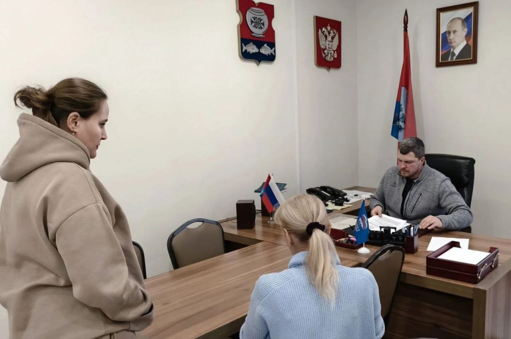 Антон Власенко провел очередной прием населения. Фото: Telegram-канал Антона Власенко