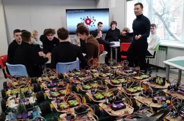 Ольга Белоусова рассказала о походе инженерного класса в Московский энергетический институт. Фото: Telegram-канал Ольги Белоусовой