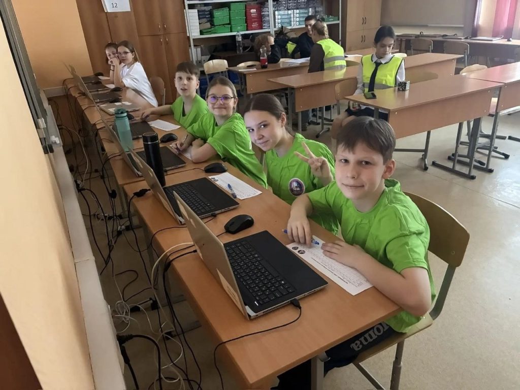 Воспитанники школы №998 приняли участие в тематическом занятии. Фото: страница школы №998 в социальных сетях