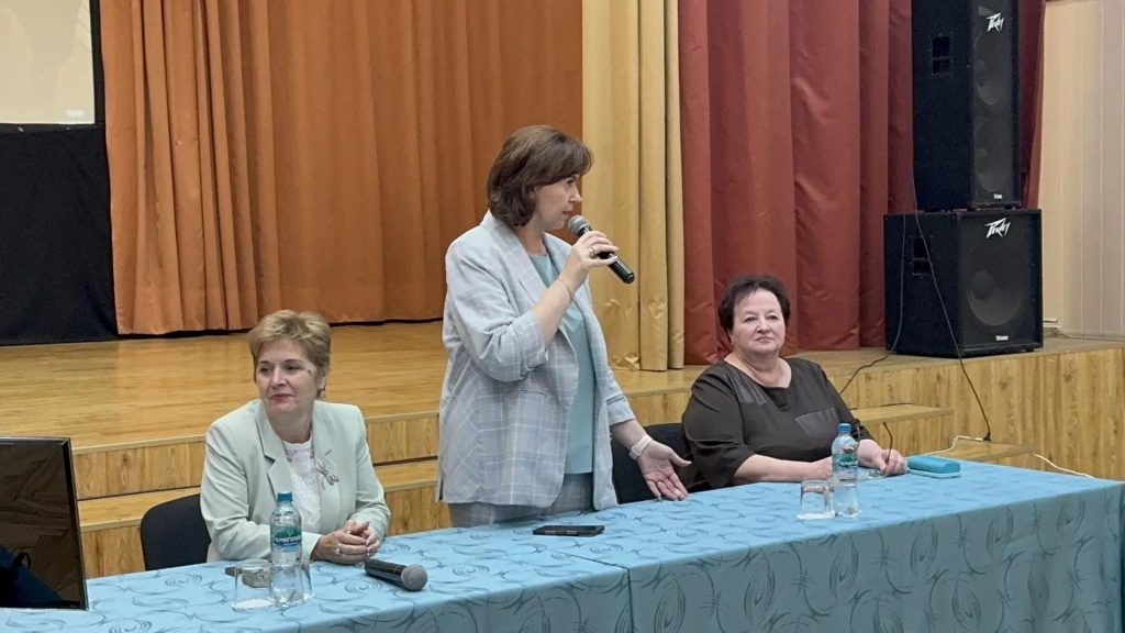 Ольга Белоусова провела родительское собрание— фото- и видеорепортаж. Фото: Анастасия Сёмина, «Вечерняя Москва»